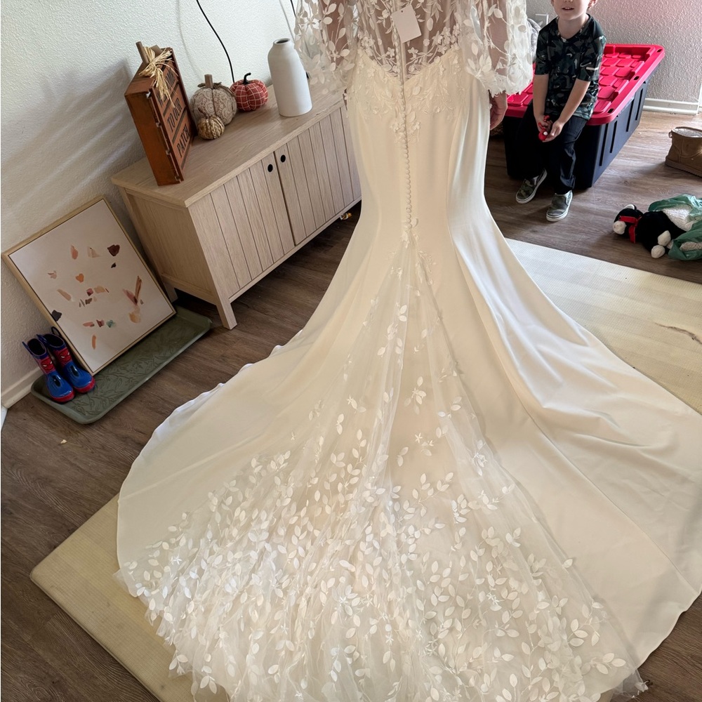 Elegant Strapless Wedding Dress - Picture 10 of 11